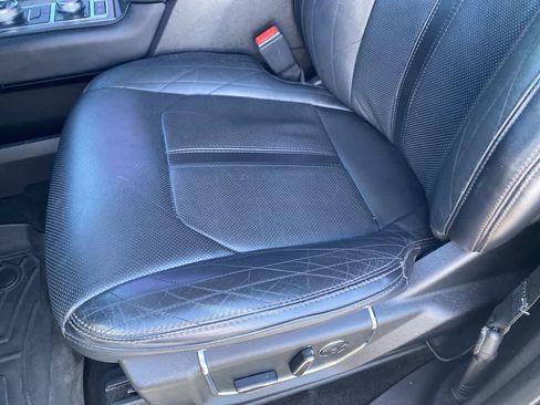 Used 2019 Ford Expedition Platinum image 10