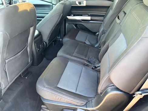 Used 2023 Ford Explorer XLT image 34