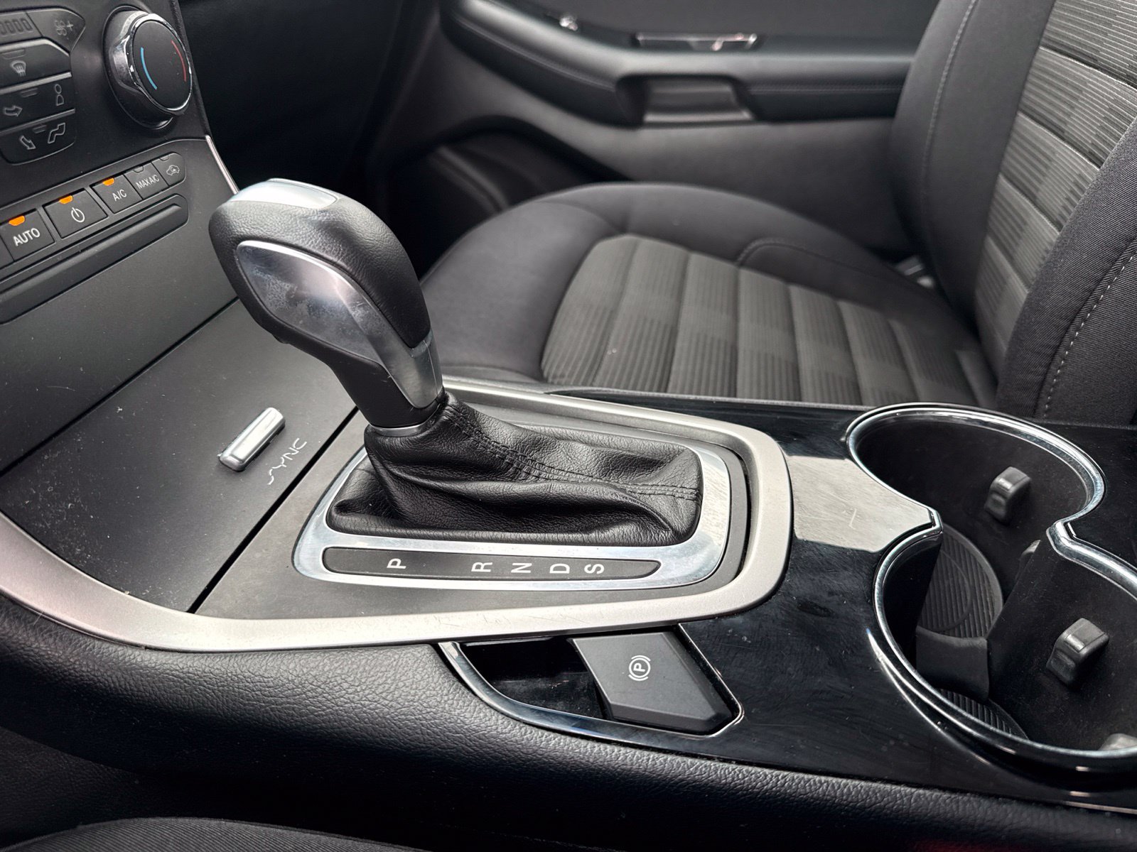 Used 2016 Ford Edge SEL FWD image 15