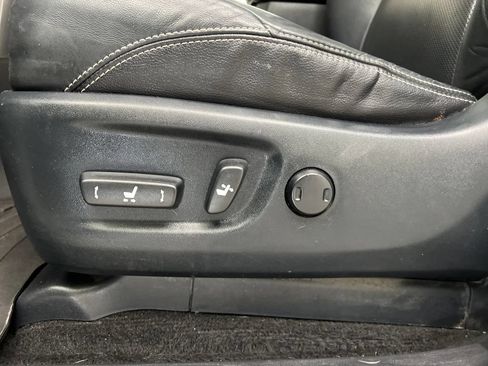 Used 2018 Toyota 4Runner Limited w/ Four Season Floor Mat Package AWD/4WD image 13