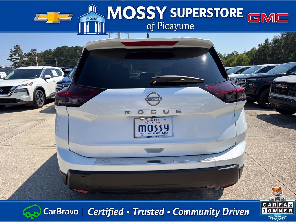 Certified 2026 Nissan Rogue SV FWD image 5