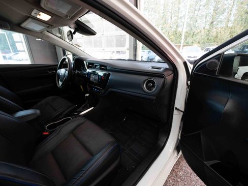 Used 2018 Toyota Corolla SE image 25