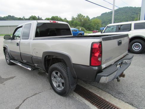 Used 2006 Chevrolet Silverado 1500 LT w/ Light Duty Power Package AWD/4WD image 11