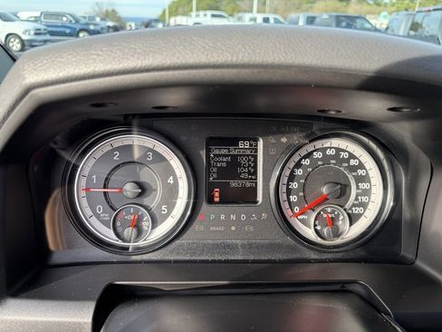 Used 2018 RAM 2500 Tradesman w/ Chrome Appearance Group image 11