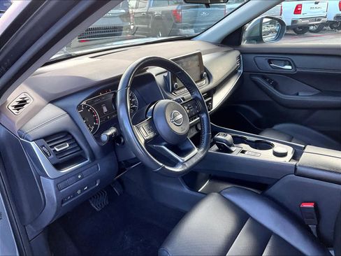 Used 2023 Nissan Rogue SV w/ SV Premium B Package image 8