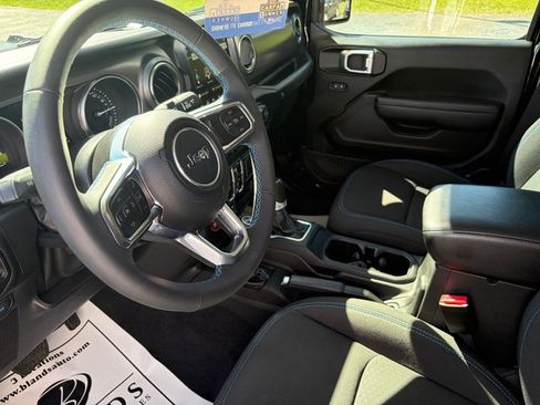 Used 2023 Jeep Wrangler Unlimited Rubicon 4xe AWD/4WD image 11