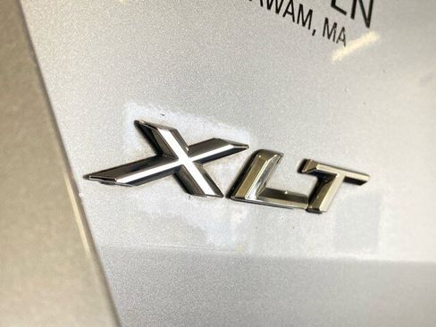 Used 2020 Ford Explorer XLT w/ Comfort Package image 7