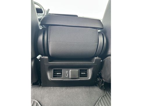 Used 2023 Chevrolet Silverado 1500 LT AWD/4WD image 13