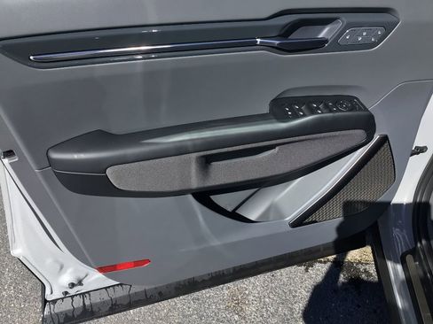 New 2026 Kia EV9 Land image 9