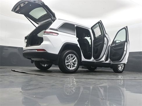 New 2025 Jeep Grand Cherokee Laredo image 52