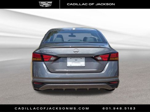 Used 2025 Nissan Altima 2.5 SV FWD image 6