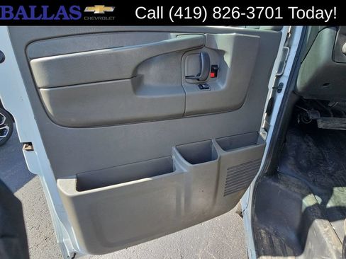 Used 2014 Chevrolet Express 2500 RWD image 23