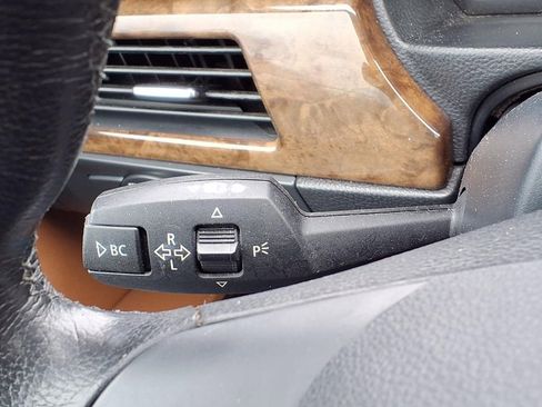 Used 2009 BMW 335i Convertible image 15