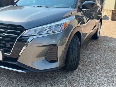 Used 2024 Nissan Kicks S image 3