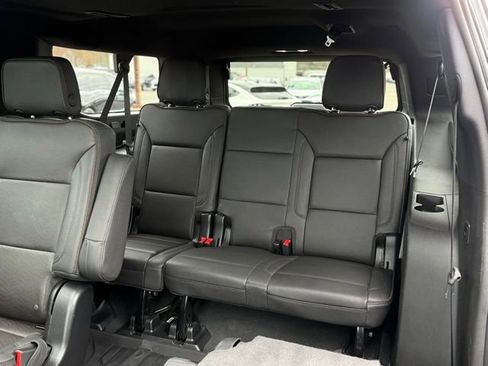 Used 2023 Chevrolet Suburban High Country AWD/4WD image 25