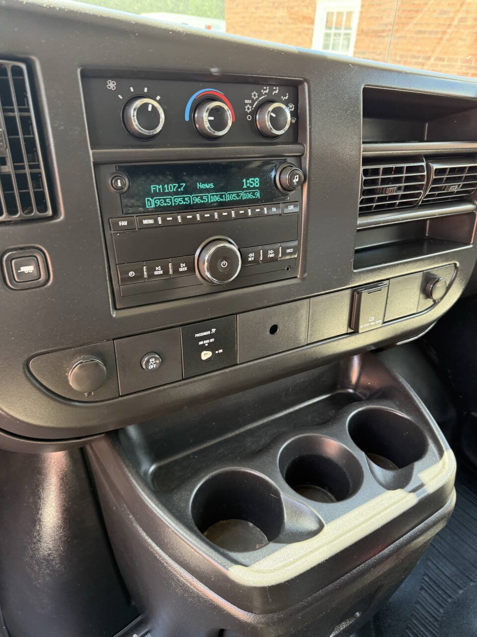 Used 2015 Chevrolet Express 2500 RWD image 13