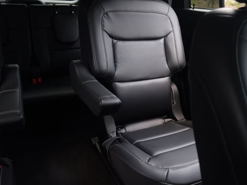 Used 2023 Ford Explorer XLT w/ Equipment Group 202A image 17