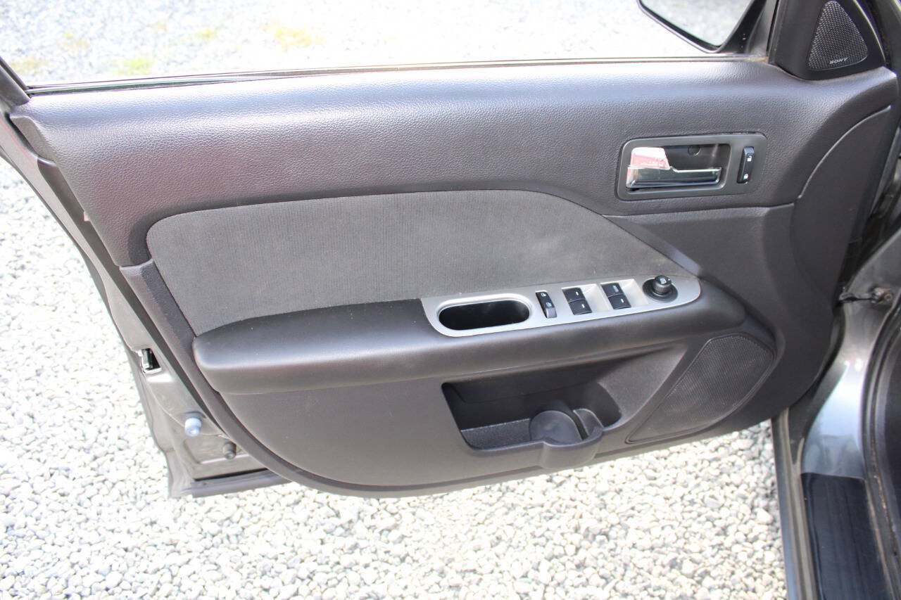 Used 2010 Ford Fusion Hybrid FWD image 19