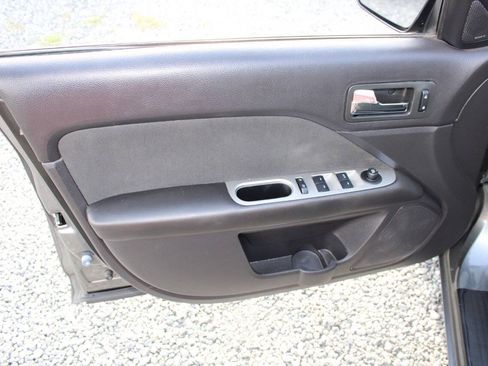Used 2010 Ford Fusion Hybrid FWD image 19