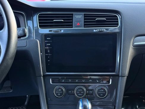 Used 2019 Volkswagen e-Golf SEL Premium FWD image 18