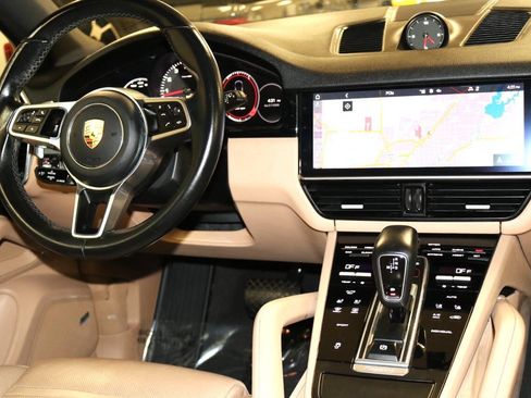 Used 2020 Porsche Cayenne Turbo AWD/4WD image 20