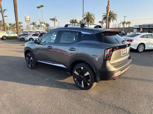 New 2026 Nissan Kicks SR w/ Cold Weather Package image 4