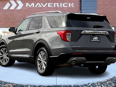 Used 2023 Ford Explorer Limited image 4