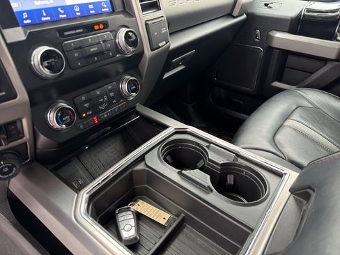 Used 2021 Ford F250 Platinum image 15