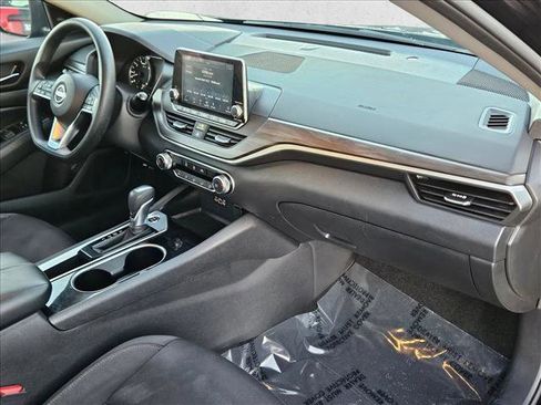 Used 2024 Nissan Altima 2.5 SV image 20