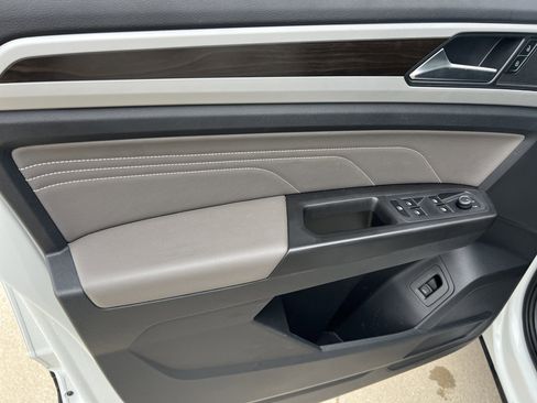 Used 2022 Volkswagen Atlas SE w/ Panoramic Sunroof Package image 13