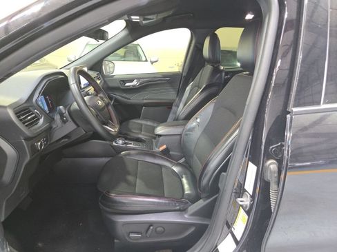 Used 2025 Ford Escape ST-Line AWD/4WD image 3