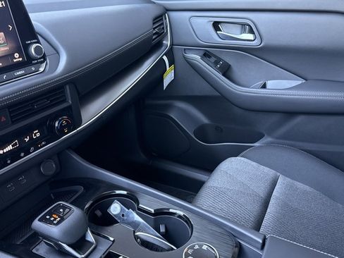 New 2026 Nissan Rogue SV AWD/4WD image 17