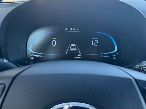 Used 2023 Hyundai Venue SEL image 16