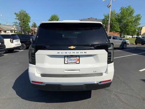 New 2026 Chevrolet Suburban LT w/ Comfort Package AWD/4WD image 6