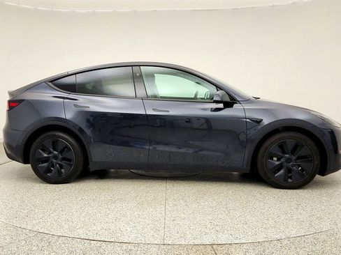 Used 2025 Tesla Model Y Long Range AWD/4WD image 4