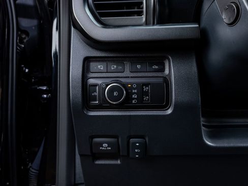 Used 2024 Ford F350 Platinum image 21