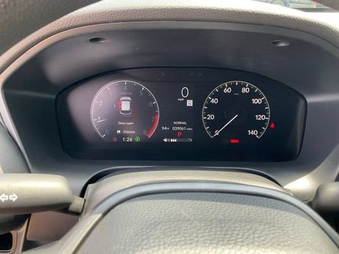 Used 2024 Honda HR-V LX image 9