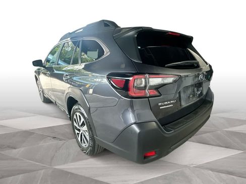 Used 2025 Subaru Outback Premium AWD/4WD image 6