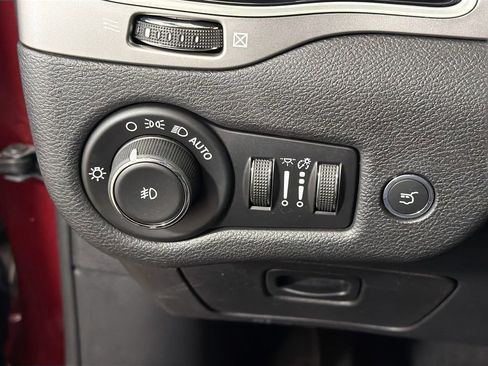 Used 2019 Jeep Cherokee High Altitude AWD/4WD image 13