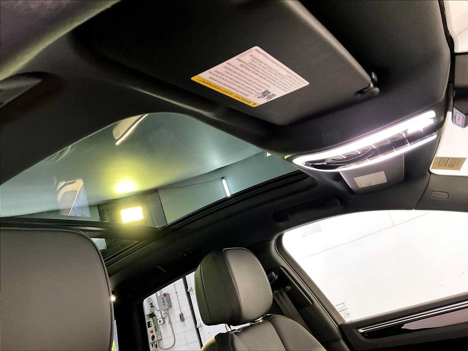 Certified 2024 Porsche Macan S AWD/4WD image 20