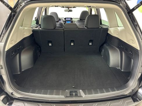 Used 2022 Subaru Forester Premium image 29