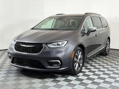Used 2022 Chrysler Pacifica Limited