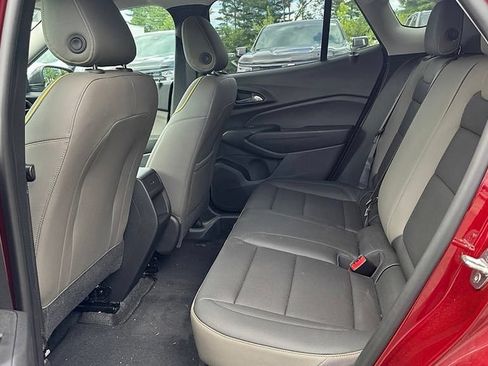 Used 2024 Chevrolet Trax ACTIV w/ Sunroof Package FWD image 10