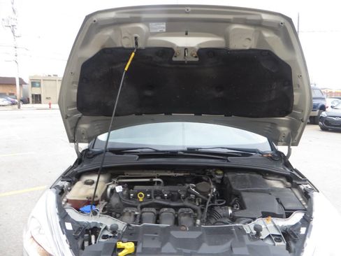 Used 2016 Ford Focus SE image 9