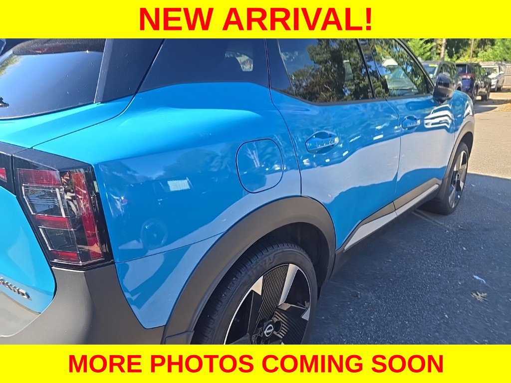 Used 2025 Nissan Kicks SR AWD/4WD image 15