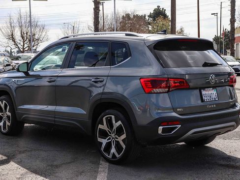 Used 2022 Volkswagen Taos SEL w/ Panoramic Sunroof Package image 8