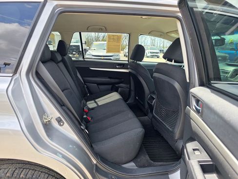 Used 2010 Subaru Outback 2.5i Premium AWD/4WD image 25