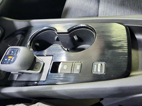 Certified 2023 Nissan Rogue SV FWD image 16