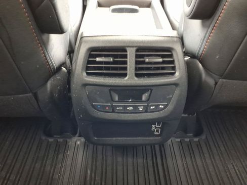 Used 2022 Honda Pilot TrailSport image 20