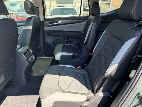 New 2026 Volkswagen Atlas Peak Edition AWD/4WD image 7